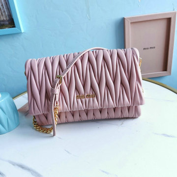 ミュウミュウ MIUMIU 99-MM5BH080FH　2022年最新入荷 斜め掛け ショルダーバッグ クロスボディバッグ レディースかばん マテラッセ レザー