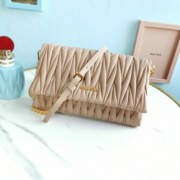 ミュウミュウ MIUMIU 99-MM5BH080XS　2022年最新入荷 斜め掛け ショルダーバッグ クロスボディバッグ レディースかばん マテラッセ レザー
