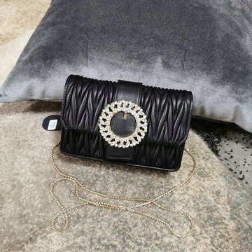 ミュウミュウ MIUMIU 99-MM5BH095BK　2022年最新入荷 斜め掛け ショルダーバッグ クロスボディバッグ レディースかばん チェーンポッチ マテラッセ レザー