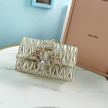 ミュウミュウ MIUMIU 99-MM5BH095QJ　2022年最新入荷 斜め掛け ショルダーバッグ クロスボディバッグ レディースかばん チェーンポッチ マテラッセ レザー