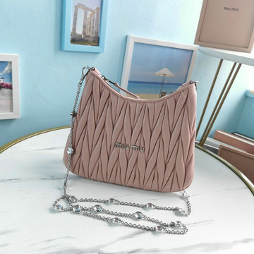 ミュウミュウ MIUMIU 99-MM5BH189QF　2022年最新入荷 チェーンバッグ 斜め掛け ショルダーバッグ クロスボディバッグ レディースかばん マテラッセ レザー