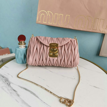 商品名称：ミュウミュウ MIUMIU 99-MM5BH196FH　2022年最新入荷 斜め掛け ショルダーバッグ クロスボディバッグ レディースかばん マテラッセ レザー