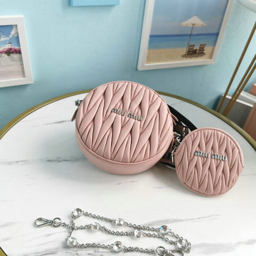 商品名称：ミュウミュウ MIUMIU 99-MM5BH191FH　2022年最新入荷 斜め掛け ショルダーバッグ クロスボディバッグ レディースかばん マテラッセ レザー