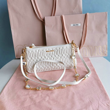 ミュウミュウ MIUMIU 99-MM5BH215BS　2022年最新入荷 クリスタル 斜め掛け ショルダーバッグ クロスボディバッグ レディースかばん マテラッセレザー
