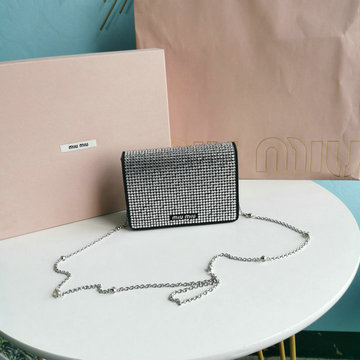 ミュウミュウ MIUMIU 99-MM5BP064YBK　2022年最新入荷 クリスタル付き ミニ チェーンポーチ 斜め掛け ショルダーバッグ クロスボディバッグ レディースかばん