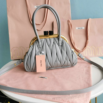 ミュウミュウ MIUMIU 99-MM5BK010HL　2022年最新入荷 ベル ナッパレザー ハンドバッグ トートバッグ 2way 斜め掛け ショルダーバッグ クロスボディバッグ