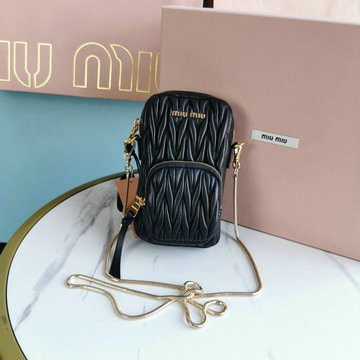 ミュウミュウ MIUMIU 99-MM5BP066BK　2022年最新入荷 クリスタル付き ミニ チェーンポーチ 斜め掛け ショルダーバッグ クロスボディバッグ 携帯ケース
