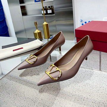 ヴァレンティノ Valentino 26-VTJ22001DLF　2022年最新入荷 ガラヴァーニ Vロゴ シグネチャーパンプス ローヒールシューズ ピンヒール とんがりトウ レディースシューズ