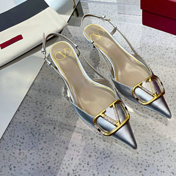 商品名称：ヴァレンティノ Valentino 26-VTJ22002YS　2022年最新入荷 ガラヴァーニ Vロゴ シグネチャーパンプス スリングバック ローヒールシューズ ピンヒール とんがりトウ