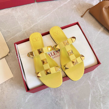 商品名称：ヴァレンティノ Valentino 26-VTJ22007YL　2022年最新入荷 ロックスタッズ フラットミュール スライドサンダル レディースシューズ 靴