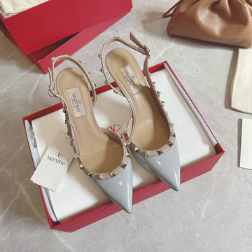 商品名称：ヴァレンティノ Valentino 26-VTJ22004QQL　2022年最新入荷 ロックスタッズ スリングバック パンプス ローヒールシューズ ピンヒール レディースシューズ 靴