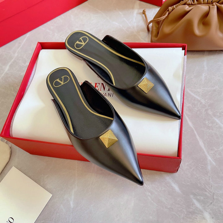 商品名称：ヴァレンティノ Valentino 26-VTJ22010BK　2022年最新入荷 ローマンスタッズ パンプス フラットミュール スライドサンダル とんがりトウ レディースシューズ 靴