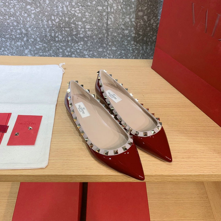 ヴァレンティノ Valentino 26-VTJ22011QJH　2022年最新入荷 ローマンスタッズ バレリーナ フラットパンプス フラットシューズ ローファー レディースシューズ 靴