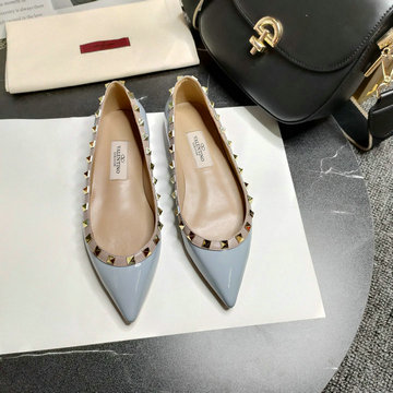 商品名称：ヴァレンティノ Valentino 26-VTJ22011QQL　2022年最新入荷 ローマンスタッズ バレリーナ フラットパンプス フラットシューズ ローファー レディースシューズ 靴