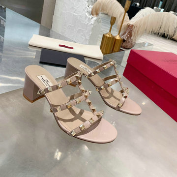 商品名称：ヴァレンティノ Valentino 26-VTJ22027JH　2022年最新入荷 ローマンスタッズ スライドサンダル ローヒールシューズ スクエアヒール ミュール