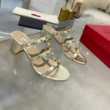 商品名称：ヴァレンティノ Valentino 26-VTJ22027JJ　2022年最新入荷 ローマンスタッズ スライドサンダル ローヒールシューズ スクエアヒール ミュール