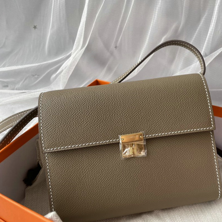 エルメスHERMES 063-HCL16SJDH　2022最新入荷 クリック スクエアバッグ 斜め掛け ショルダーバッグ チェーンウォレット クロスボディバッグ ヴォーエプソン