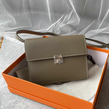 エルメスHERMES 063-HCL16SYDH　2022最新入荷 クリック スクエアバッグ 斜め掛け ショルダーバッグ チェーンウォレット クロスボディバッグ ヴォーエプソン