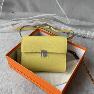 エルメスHERMES 063-HCL16SYNY　2022最新入荷 クリック スクエアバッグ 斜め掛け ショルダーバッグ チェーンウォレット クロスボディバッグ ヴォーエプソン