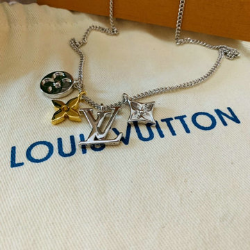 商品名称：ルイヴィトン LOUISVUITTON 057-M00521　2022年最新入荷 ペンダント LVインスティンクト ネックレス LVイニシャル ペンダント モノグラム フラワーのチャーム アクセサリー