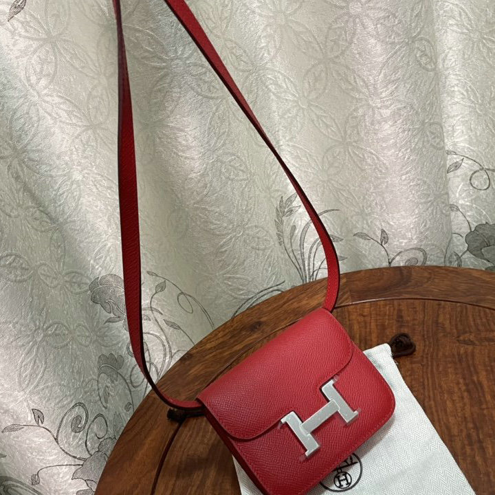 商品名称：エルメス HERMES 063-H1081SYRD　2022年最新入荷 コンスタンス スリム ミニ ポケット ウェストバッグ 斜め掛け ショルダーバッグ クロスボディバッグ レディースかばん