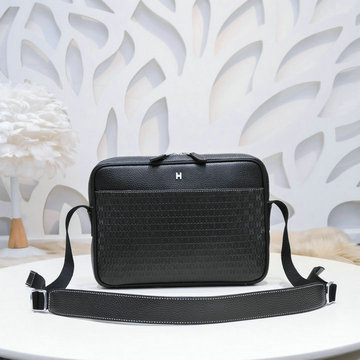 エルメス HERMES 063-HEB22001BK　2022年最新入荷 斜め掛け ショルダーバッグ メンズかばん クロスボディバッグ ビジネスバッグ スクエアバッグ