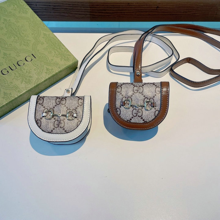 グッチ GUCCI 99-SJGG22008　2022年最新入荷 Bluetoothイヤホン ケース ショルダー付き
