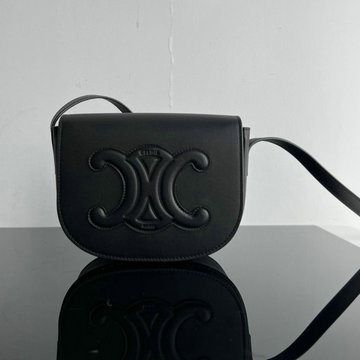 商品名称：セリーヌ CELINE DD-CE198263BK　2022年最新入荷 フォルコ キュイル トリオンフ 斜め掛け ショルダーバッグ クロスボディバッグ レディースかばん カーフスキン