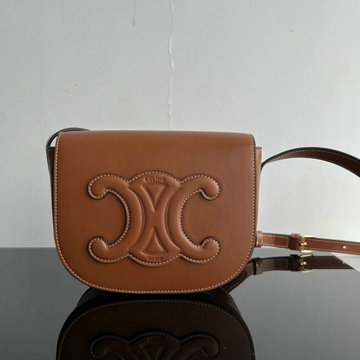 商品名称：セリーヌ CELINE DD-CE198263ZS　2022年最新入荷 フォルコ キュイル トリオンフ 斜め掛け ショルダーバッグ クロスボディバッグ レディースかばん スムースカーフスキン