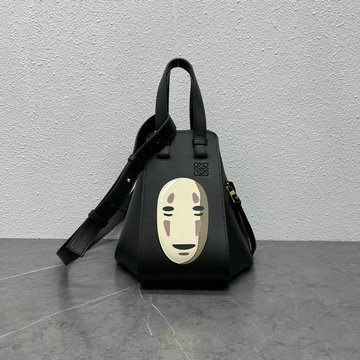 ロエベ LOEWE ZZ-LE1060PQBK　2022年最新入荷 ハンモック ミニ ハンドバッグ トートバッグ ドローストリングバッグ レディースかばん カーフレザー