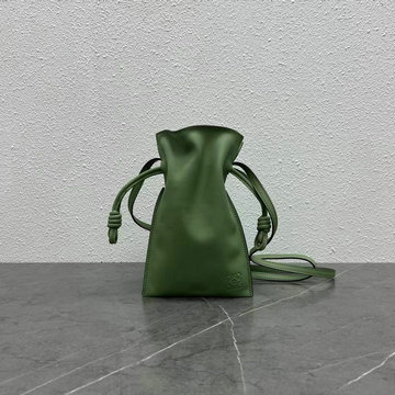 ロエベ LOEWE ZZ-LE41110QG　2022年最新入荷 フラメンコポケット 斜め掛け ショルダーバッグ ドローストリングバッグ クロスボディバッグ ナパカーフレザー