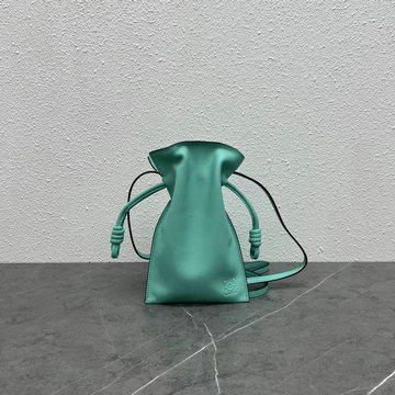 ロエベ LOEWE ZZ-LE41110QL　2022年最新入荷 フラメンコポケット 斜め掛け ショルダーバッグ ドローストリングバッグ クロスボディバッグ ナパカーフレザー