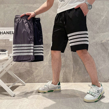 商品名称：トム ブラウン Thom Browne MS-KQTB22005　2022年最新入荷 メンズ カジュアルショーツ ビーチ ショートパンツ 伸縮性のあるウエストバンド パンツ