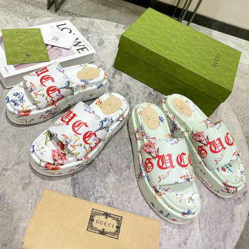 グッチ GUCCI 26-GGJ22053　2022年秋冬最新入荷 ウィメンズ プラットフォーム スライドサンダ 厚底ミュール スリッパ レディースシューズル