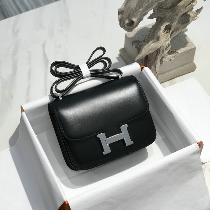 エルメス HERMES 063-H108218NPYBK　2022最新入荷 コンスタンス 斜め掛け ショルダーバッグ クロスボディバッグ レディースかばん カーフレザー