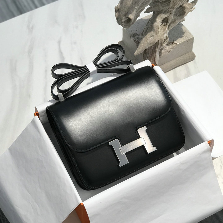 エルメス HERMES 063-H108222NPYBK　2022最新入荷 コンスタンス 斜め掛け ショルダーバッグ クロスボディバッグ レディースかばん カーフレザー