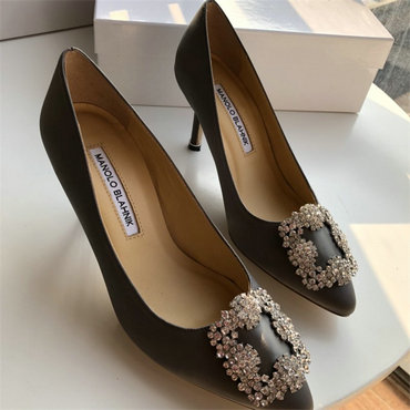 マノロ ブラニク MANOLO BLAHNIK 26-MBJ22007H　2022年最新入荷 ウィメンズ パンプス ハンギシ ビジュー ミドルヒールシューズ ピンヒール レディースシューズ