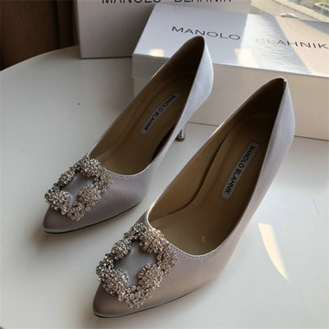 マノロ ブラニク MANOLO BLAHNIK 26-MBJ22007Y　2022年最新入荷 ウィメンズ パンプス ハンギシ ビジュー ミドルヒールシューズ ピンヒール レディースシューズ