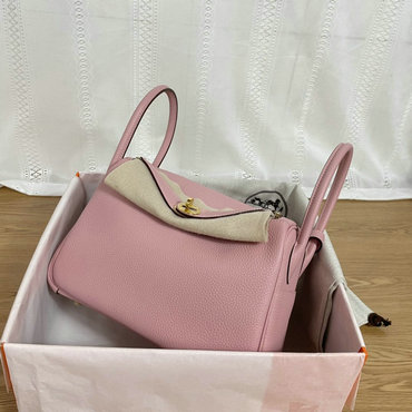商品名称：エルメス HERMES 063-HLD26TCJQF　2022年最新入荷 リンディ 斜め掛け ショルダーバッグ クロスボディバッグ スクエアバッグ レディースかばん