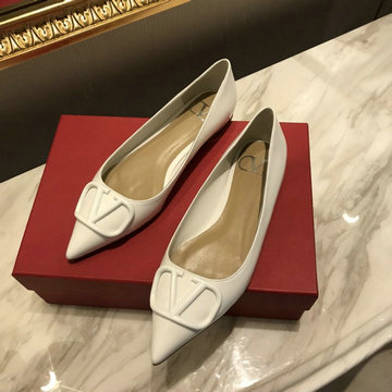 商品名称：ヴァレンティノ Valentino 26-VTJ22031B　2022年最新入荷 ガラヴァーニ Vロゴ シグネチャーパンプス フラットシューズ とんがりトウ レディースシューズ ローファー