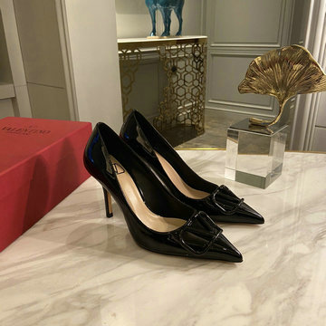 商品名称：ヴァレンティノ Valentino 26-VTJ22033K　2022年最新入荷 ガラヴァーニ Vロゴ シグネチャーパンプス ハイヒールシューズ ピンヒール とんがりトウ レディースシューズ