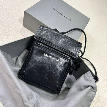 商品名称：バレンシアガ BALENCIAGA 025-BA9656BK 2023年最新入荷 EXPLORER ストラップ付きスモールポーチ 斜め掛け ショルダーバッグ クロスボディバッグ 携帯ケース