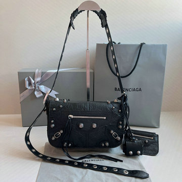 バレンシアガ BALENCIAGA 025-BA719082YBK 2023年最新入荷 LE CAGOLE カメラバッグ ホーボーバッグ 斜め掛け ショルダーバッグ メンズかばん クロスボディバッグ