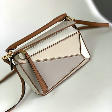 商品名称：ロエベ LOEWE 025-LE061838PSMB 2023最新入荷 パズル スモールバッグ 斜めがけ ショルダーバッグ カーフスキン