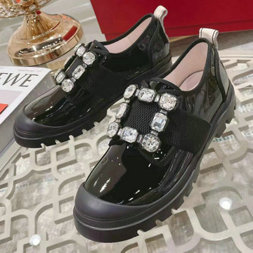 商品名称：ロジェヴィヴィエ ROGER VIVIER MS-RVJ23001 2023年秋冬最新入荷 ローファーシューズ フラットシューズ カジュアルシューズ レディースシューズ