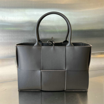 ボッテガヴェネタ BOTTEGAVENETA aj-BOV652867QSK 2023年最新入荷 スモール アルコ トートバッグ トップハンドルバッグ ハンドバッグ 肩掛け