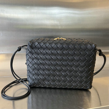 商品名称：ボッテガヴェネタ BOTTEGAVENETA aj-BOV680256BK  2023年最新入荷 ミディアム ループ カメラバッグ 斜め掛け ショルダーバッグ クロスボディバッグ