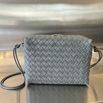 商品名称：ボッテガヴェネタ BOTTEGAVENETA aj-BOV680256HL  2023年最新入荷 ミディアム ループ カメラバッグ 斜め掛け ショルダーバッグ クロスボディバッグ