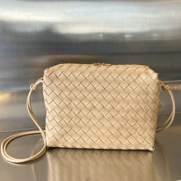 商品名称：ボッテガヴェネタ BOTTEGAVENETA  aj-BOV680256QX 2023年最新入荷 ミディアム ループ カメラバッグ 斜め掛け ショルダーバッグ クロスボディバッグ