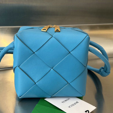 商品名称：ボッテガヴェネタ BOTTEGAVENETA aj-BOV701915LS 2023年最新入荷 ミニ カセット カメラバッグ 斜め掛け ショルダーバッグ クロスボディバッグ